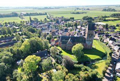 Luchtfoto van een wierde