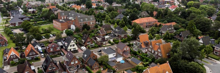 Luchtfoto van Appingedam, Groningen. Genomen in de buurt van het station.